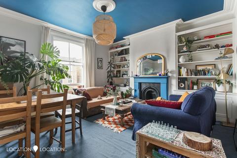 2 bedroom maisonette for sale, Farleigh Road, London, N16