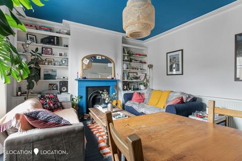 2 bedroom maisonette for sale, Farleigh Road, London, N16
