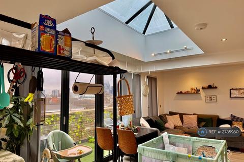 3 bedroom flat to rent, Satchwell Road, London, E2
