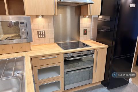 2 bedroom flat to rent, Burlington Street, Manchester, M15