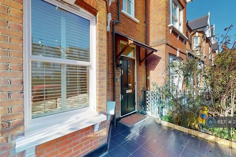 1 bedroom in a house share to rent, Elsenham Street, London, SW18