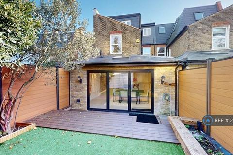 1 bedroom in a house share to rent, Elsenham Street, London, SW18