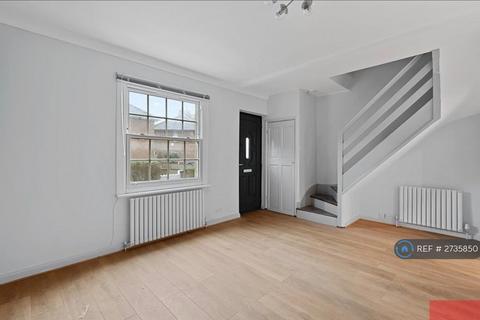 3 bedroom terraced house to rent, Mellitus Street, London, W12
