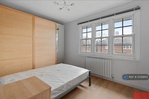 3 bedroom terraced house to rent, Mellitus Street, London, W12