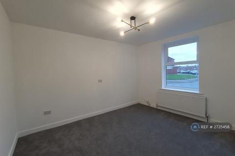 3 bedroom terraced house to rent, Hollins Road, Oldham, OL8