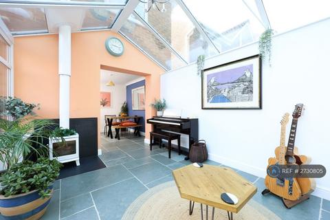 4 bedroom detached house to rent, Robertson Drive, Bristol, BS4
