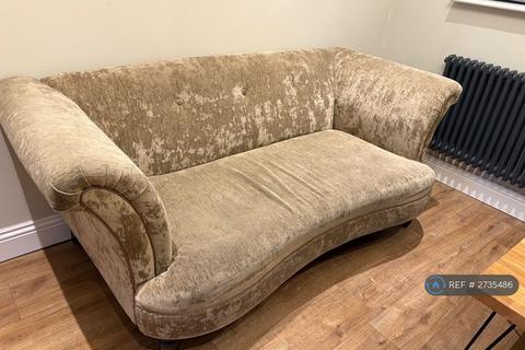 1 bedroom in a house share to rent, Greengate St, London, E13