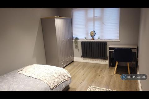 1 bedroom in a house share to rent, Greengate St, London, E13