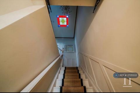 4 bedroom maisonette to rent, Mostyn Avenue, West Kirby, Wirral, CH48