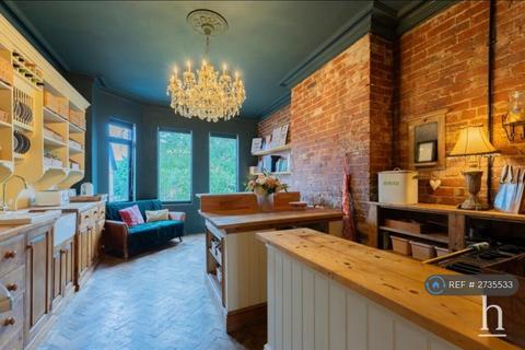 4 bedroom maisonette to rent, Mostyn Avenue, West Kirby, Wirral, CH48