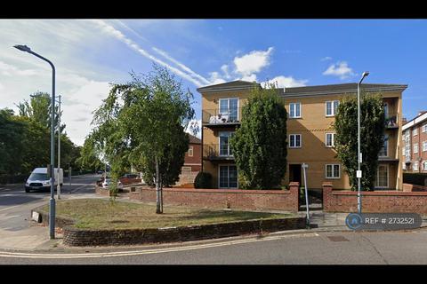 2 bedroom flat to rent, Mulberry Court, Ilford, IG6