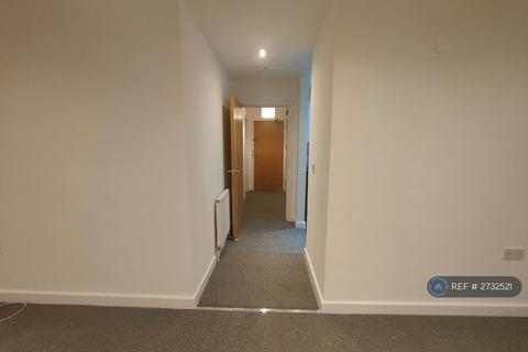2 bedroom flat to rent, Mulberry Court, Ilford, IG6