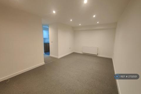 2 bedroom flat to rent, Mulberry Court, Ilford, IG6