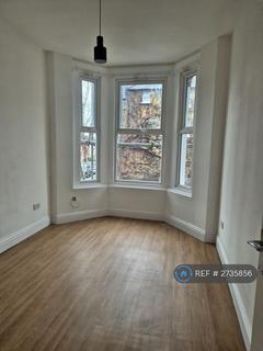 3 bedroom flat to rent, Harpenden Road, London, SE27