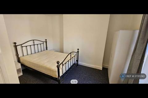 2 bedroom flat to rent, Wellington Street, Luton, LU1