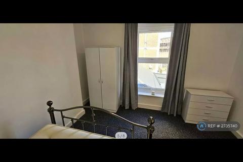 2 bedroom flat to rent, Wellington Street, Luton, LU1