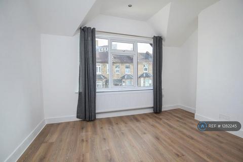 2 bedroom terraced house to rent, Latimer Road, Croydon, CR0