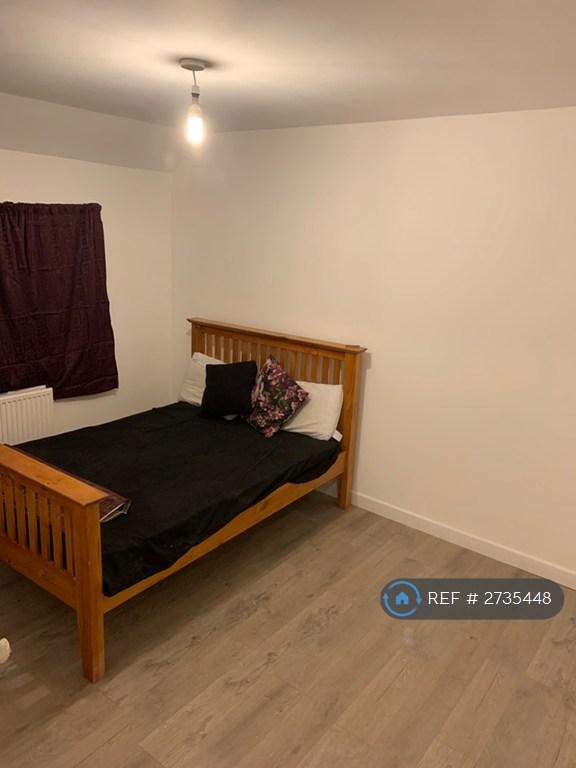 Master Bedroom, 14/14