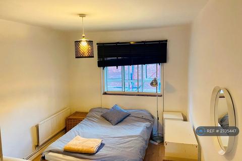 undefined, Dron House, London, E1