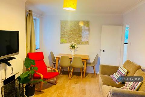 undefined, Dron House, London, E1
