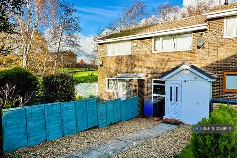 2 bedroom terraced house to rent, King John Avenue, Bournemouth, BH11