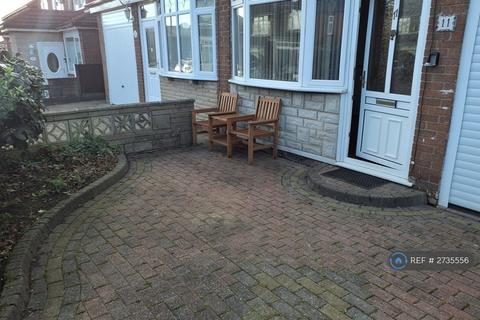 3 bedroom semi-detached house to rent, Valdene Drive, Farnworth, Bolton, BL4