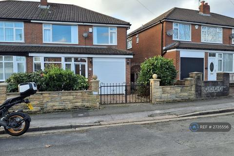 3 bedroom semi-detached house to rent, Valdene Drive, Farnworth, Bolton, BL4
