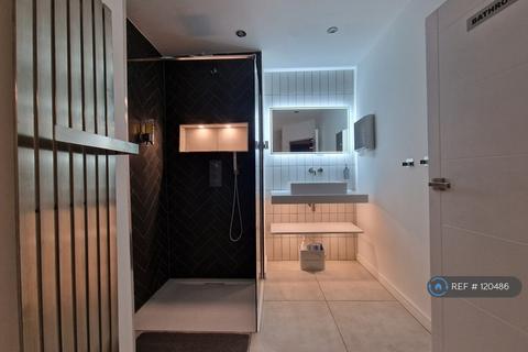 1 bedroom in a house share to rent, Frith Road, London, E11