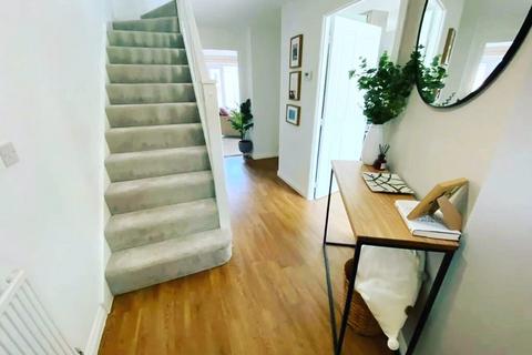 3 bedroom semi-detached house to rent, Seven Acres, Cranbrook, Exeter
