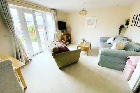 3 bedroom semi-detached house to rent, Seven Acres, Cranbrook, Exeter