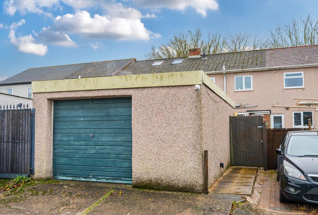 Garage/Games Room