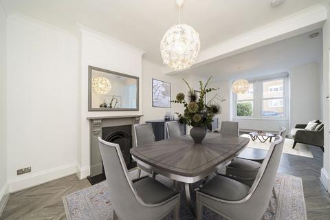 4 bedroom terraced house for sale, Kinveachy Gardens, Charlton, SE7