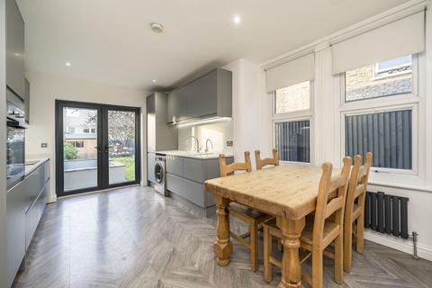4 bedroom terraced house for sale, Kinveachy Gardens, Charlton, SE7
