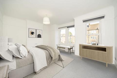4 bedroom terraced house for sale, Kinveachy Gardens, Charlton, SE7