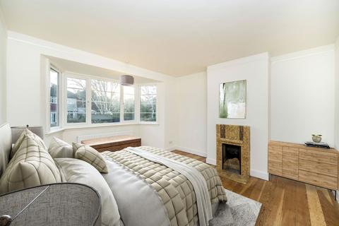 3 bedroom semi-detached house for sale, Plum Lane, London, SE18