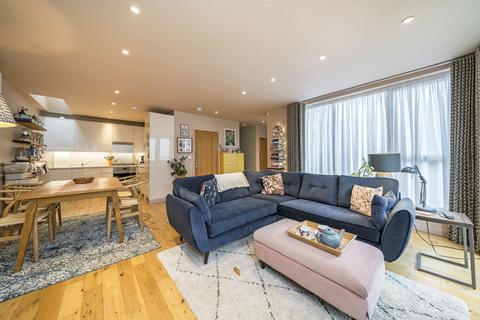 3 bedroom property for sale, Saint Thomas Mews, Charlton, SE7