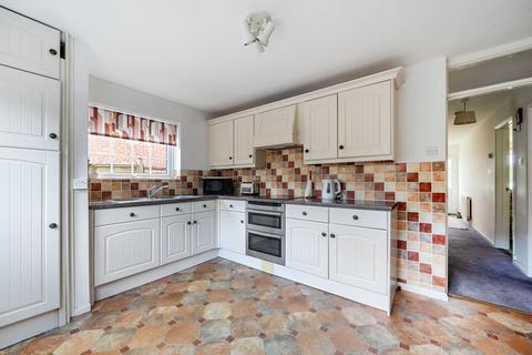 2 bedroom ground floor flat for sale, Lion Lane, Haslemere, GU27