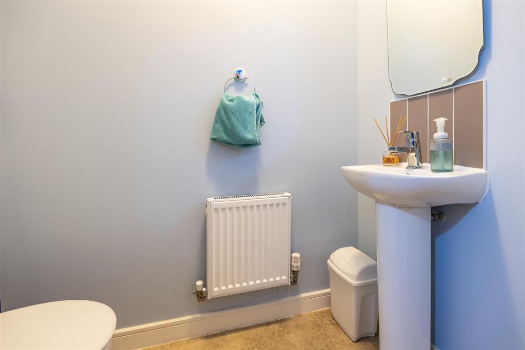Downstairs toilet.jpg