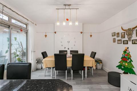 undefined, Fernhill Gardens, Kingston Upon Thames KT2