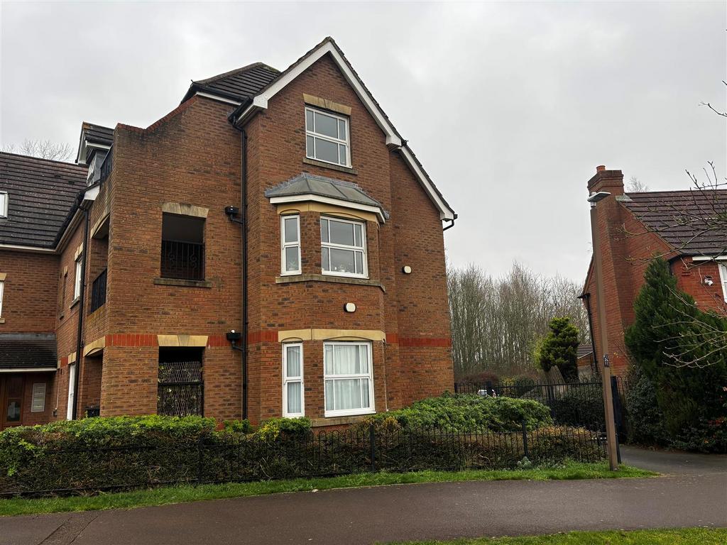 Front of house 2.jpg