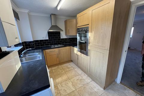 2 bedroom end of terrace house to rent, Sandpiper Bridge, Swindon SN3