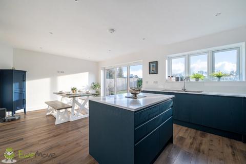 3 bedroom detached house for sale, Holt Cottages, Thatcham RG19