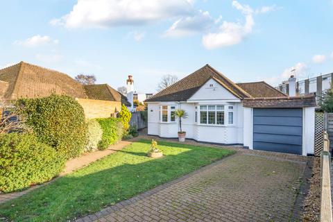 3 bedroom bungalow for sale, Kilmiston Avenue, Shepperton, TW17