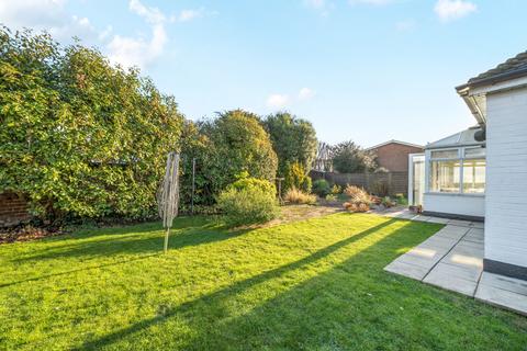 3 bedroom bungalow for sale, Kilmiston Avenue, Shepperton, TW17