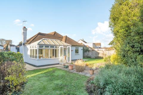 3 bedroom bungalow for sale, Kilmiston Avenue, Shepperton, TW17