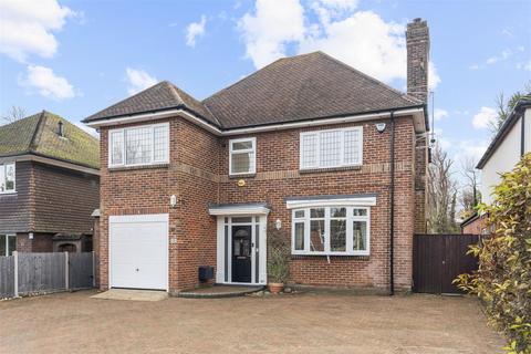 5 bedroom detached house for sale, Friars Walk, Dunstable