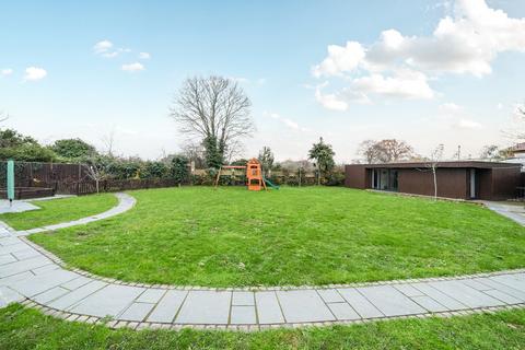 4 bedroom detached house for sale, Tadmor Close, Lower Sunbury, TW16