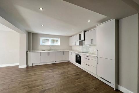 undefined, To Let - Grosvenor Road, Birkdale - Two Bedroom Lower Ground Floor Apt