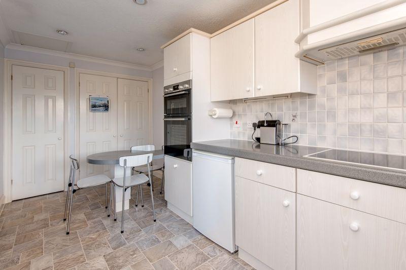 Kitchen/ breakfast
