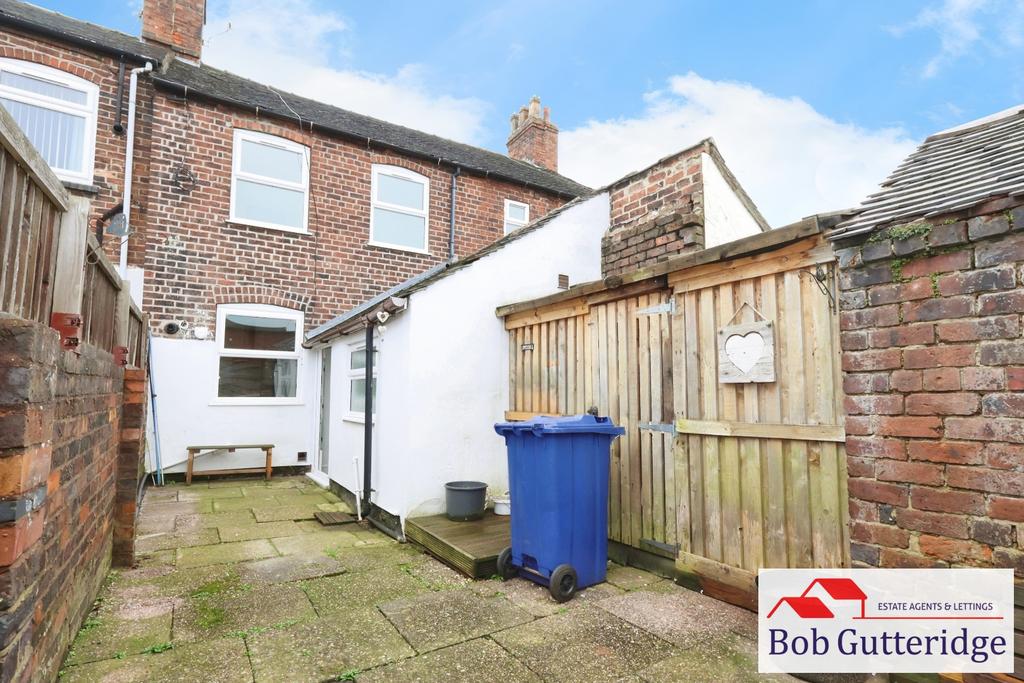 Enclosed rear yard